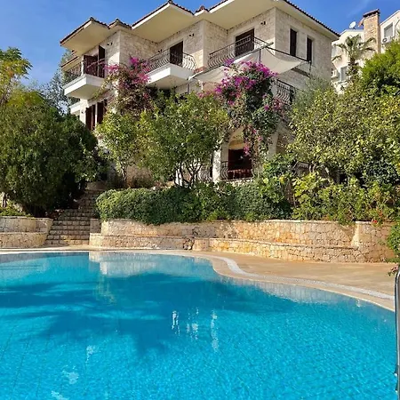 Romantic Pool Overlooking The Islands Villa